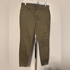 Gap pants women’s green stretch skinny chino flat front pants size 12 NWT